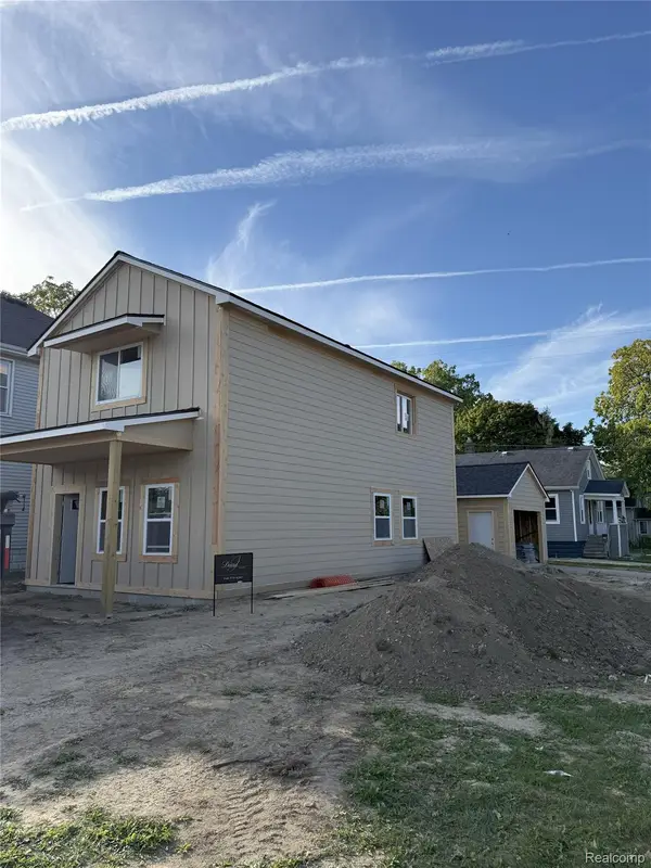 9 Queen Street, MtClemens, MI 48043