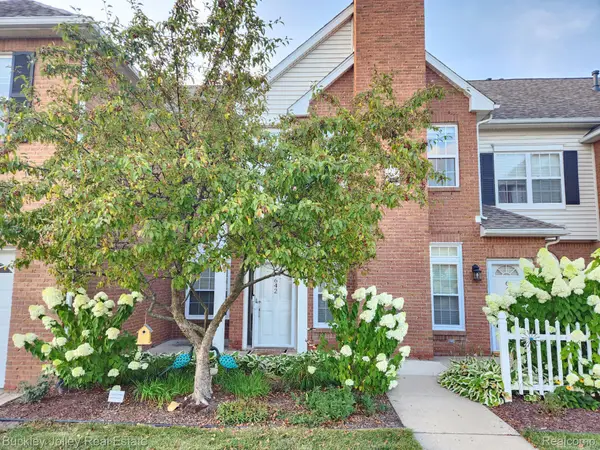 642 Olde English Circle, Howell, MI 48855