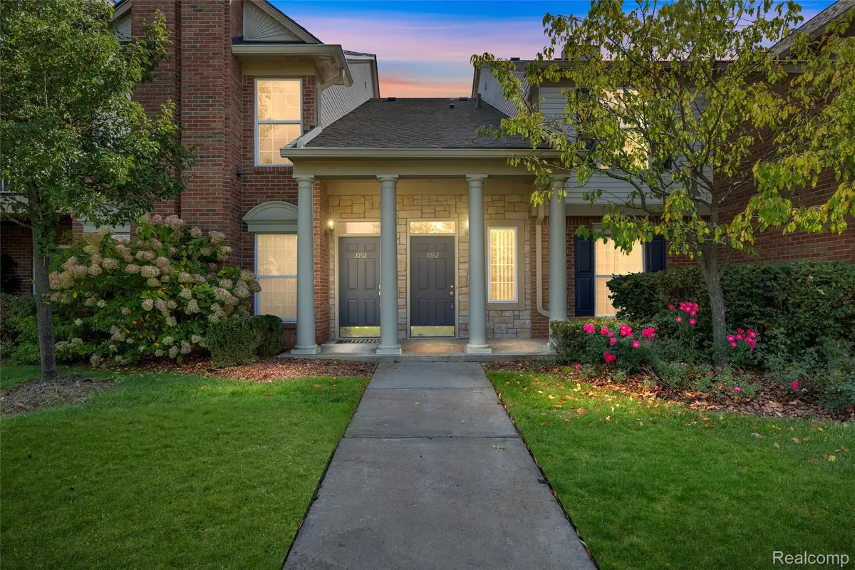 3582 Tremonte Circle S, Rochester, MI 48306 - Image #1