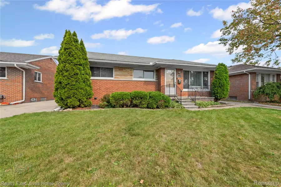 22725 Amherst Street, Saint Clair Shores, MI 48081 - Image #2