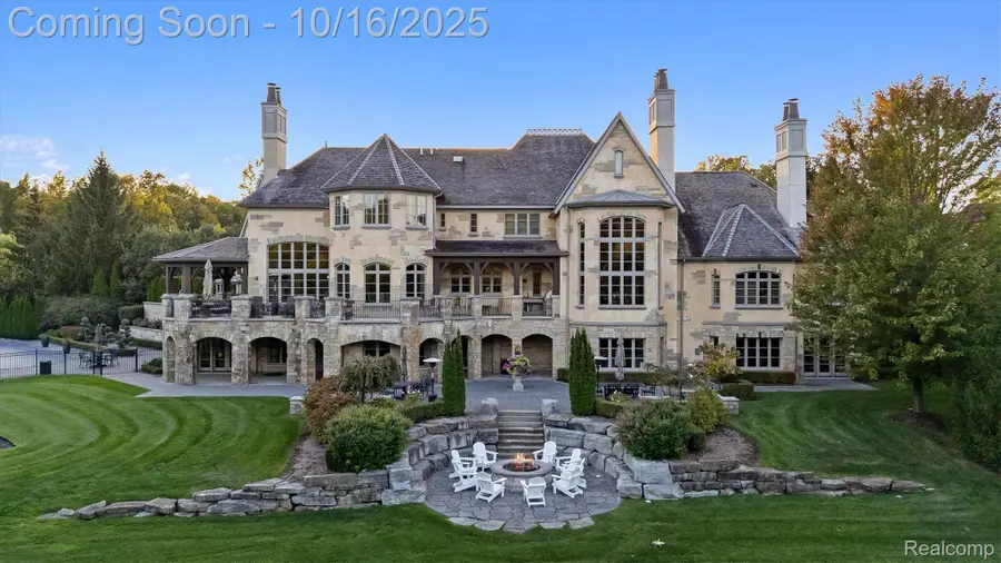 5537 Orchard Ridge, Rochester, MI 48306 - Image #2