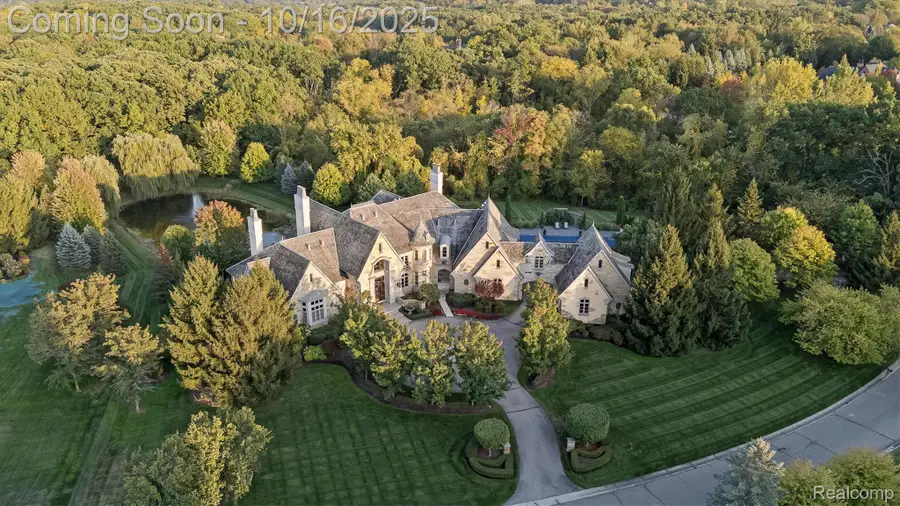 5537 Orchard Ridge, Rochester, MI 48306 - Image #3