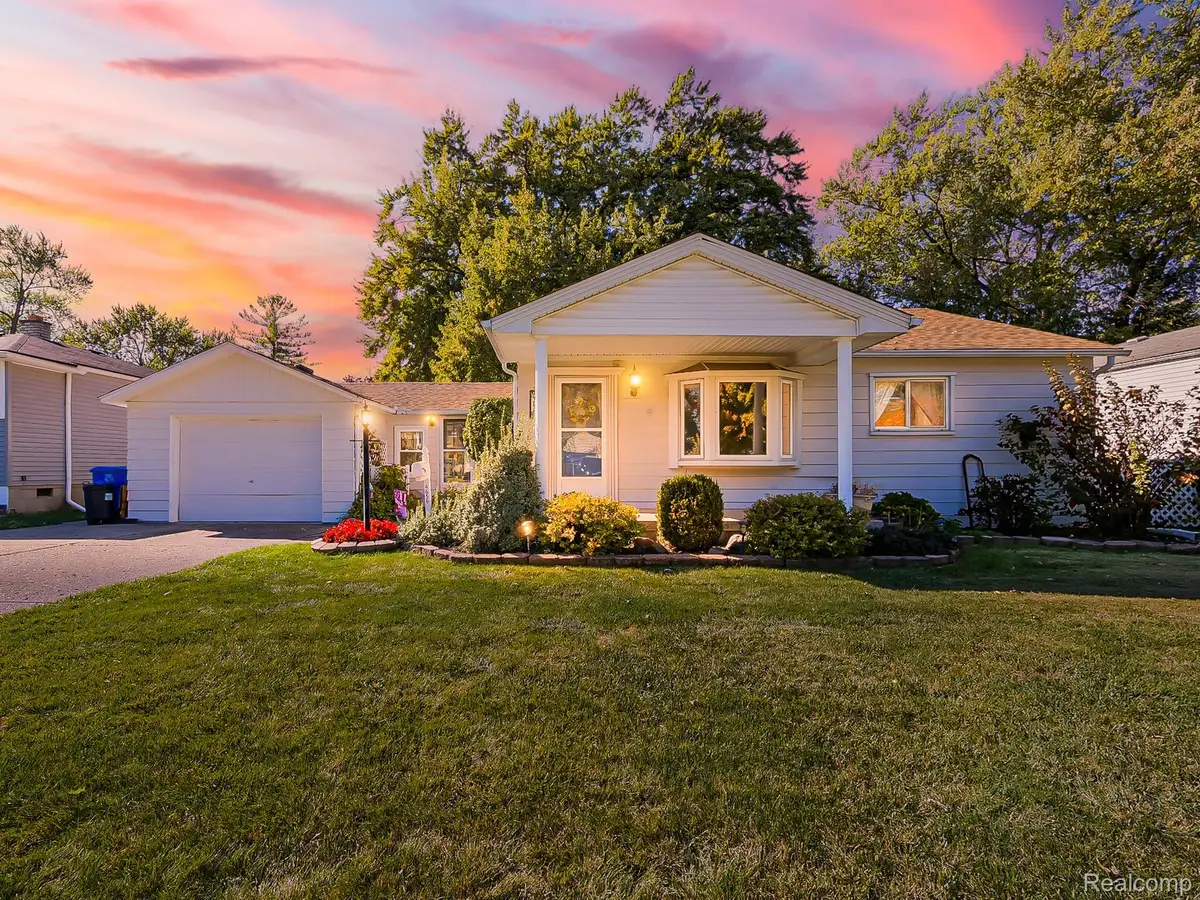 4656 Edgewood Street, Dearborn Heights, MI 48125 - Image #1