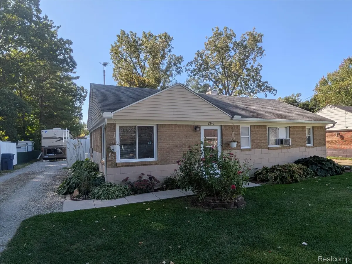 2346 Rollins Street, Grand Blanc Charter Township, MI 48439 - Image #1