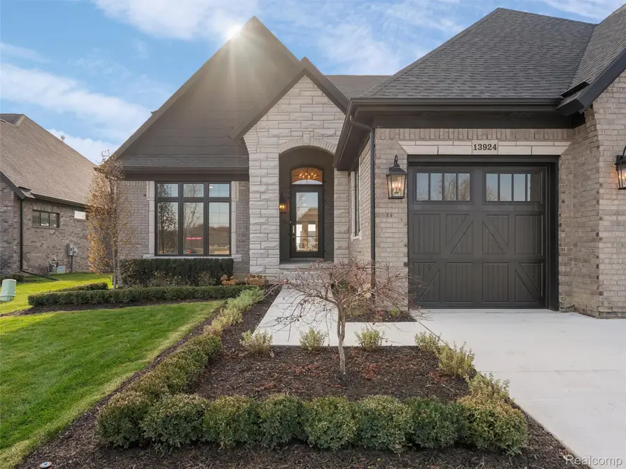 13924 Arthur Court, Washington, MI 48094 - Image #3