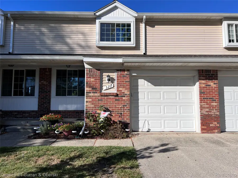 320 Hampton Ct #33, South Lyon, MI 48178 - Image #2