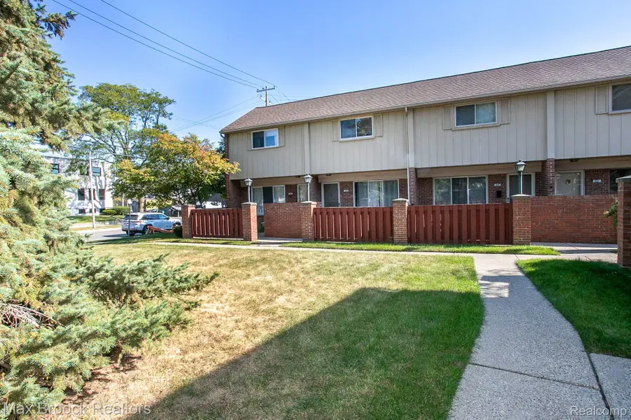 319 W Lincoln Avenue, Royal Oak, MI 48067 - Image #2