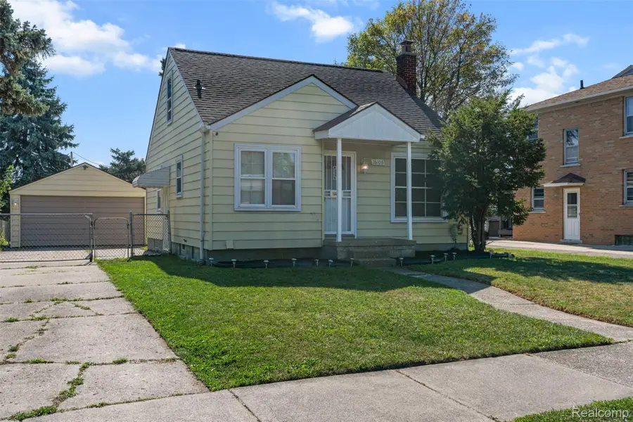 16106 Chesterfield Avenue, Eastpointe, MI 48021 - Image #3