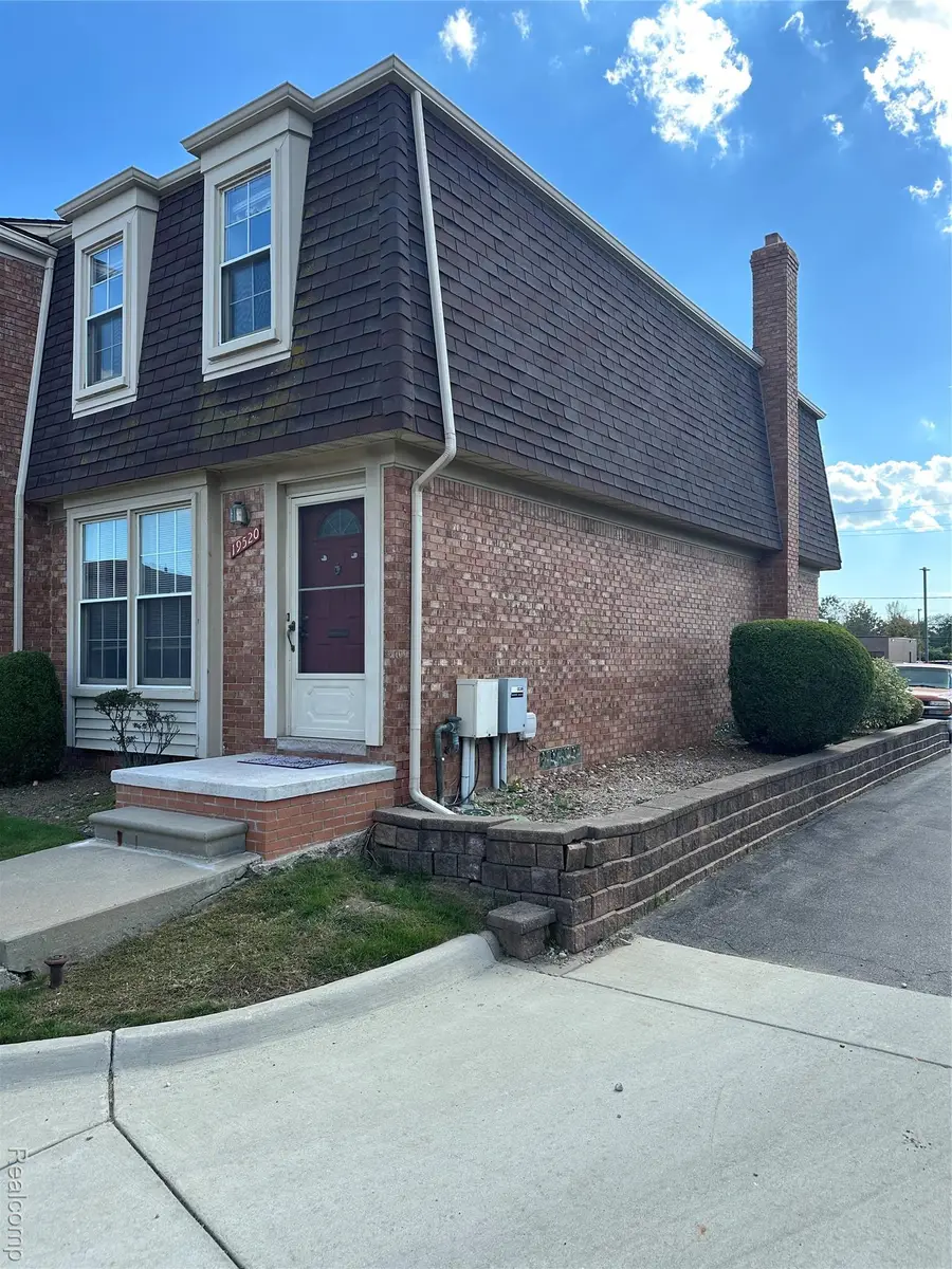 19520 Ridgemont Street #16, Saint Clair Shores, MI 48080 - Image #2
