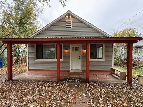 609 Elkinford Drive, WhiteLake, MI 48383