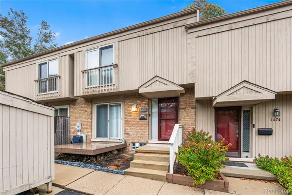 1476 E Oakbrook E, RochesterHills, MI 48307