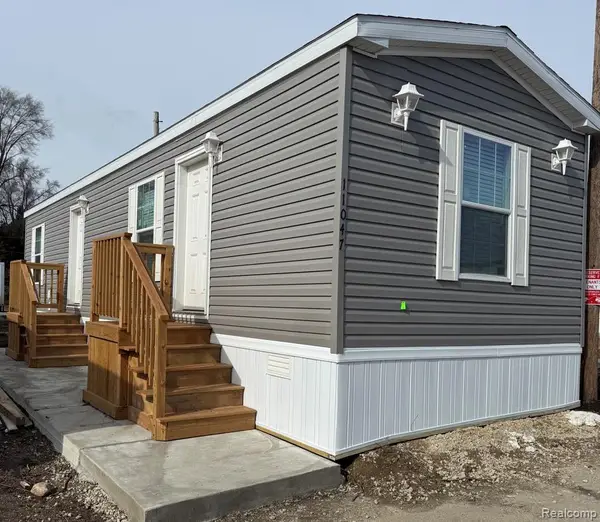 11047 Silver View Court, SouthLyon, MI 48178