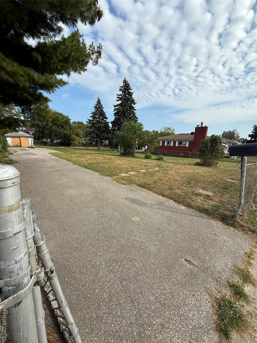 24820 Wagner Avenue, Warren, MI 48089 - Image #2