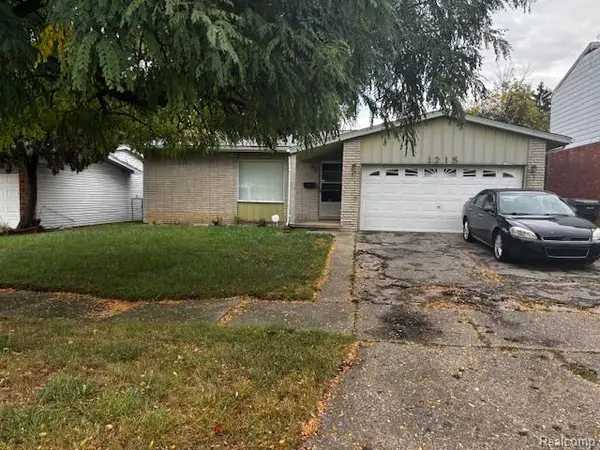 1215 Somerset Lane, Flint, MI 48503