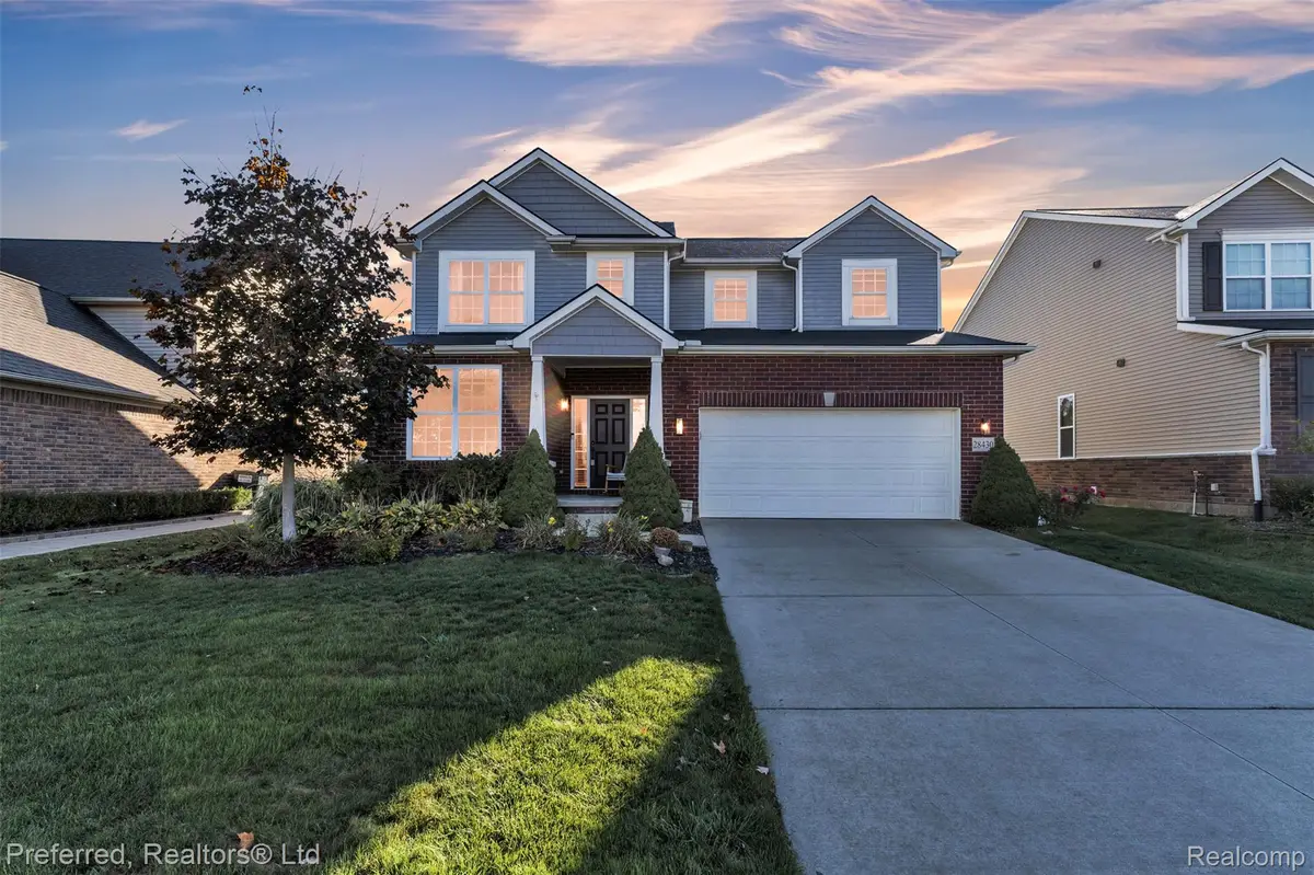 28430 Oakmonte Circle E, New Hudson, MI 48165 - #1