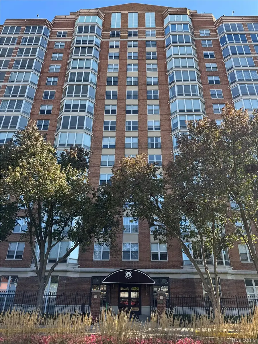 250 E Harbortown Drive #905, Detroit, MI 48207 - Image #2