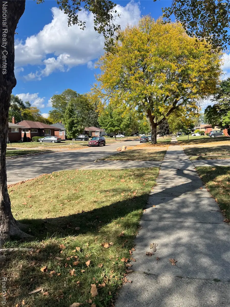 23040 Marlow Street, Oak Park, MI 48237 - Image #3