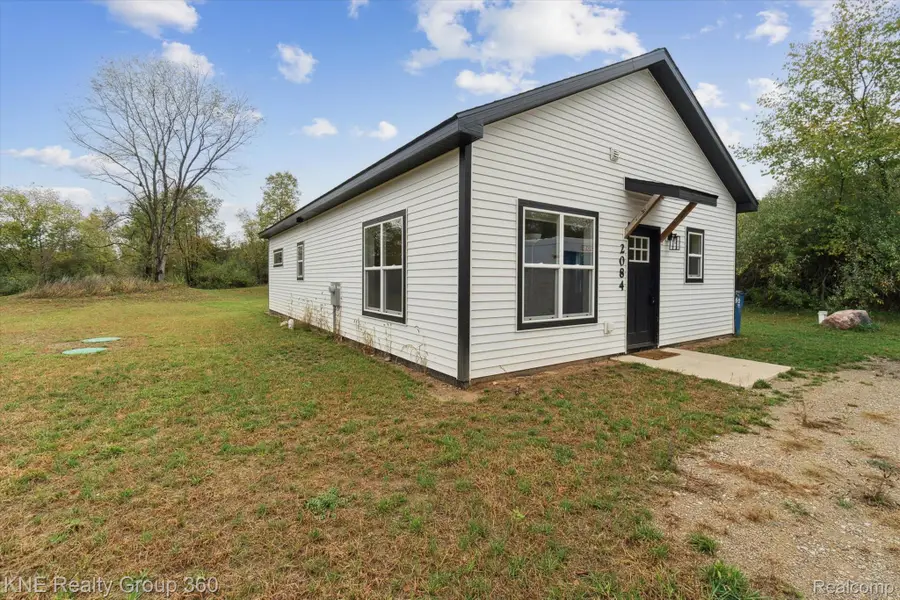 2084 W W Fenwick Road, Fenwick, MI 48834 - Image #3