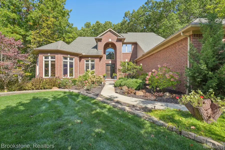5947 Blackberry Lane, Clarkston, MI 48348 - Image #2