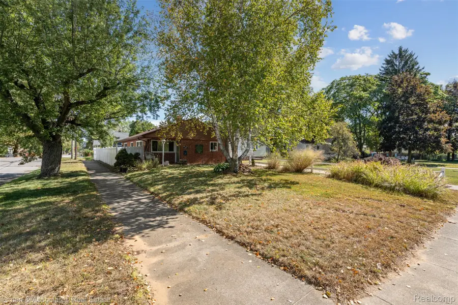 7568 Hazelton Street, Dearborn Heights, MI 48127 - Image #2