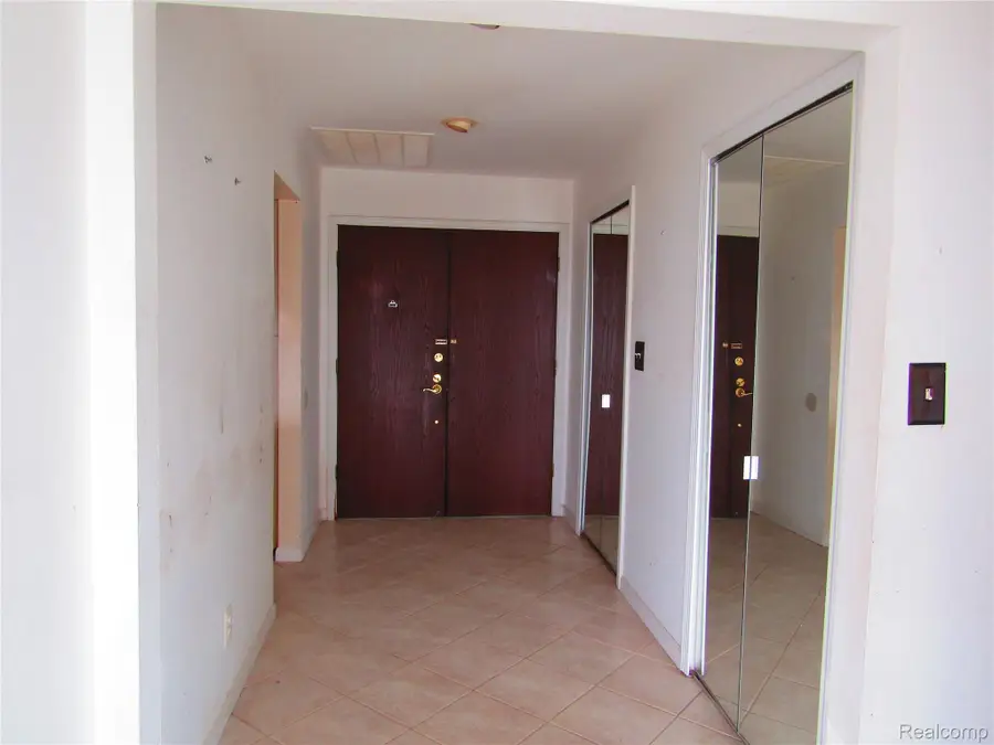 15801 Providence Drive #10C, Southfield, MI 48075 - Image #2