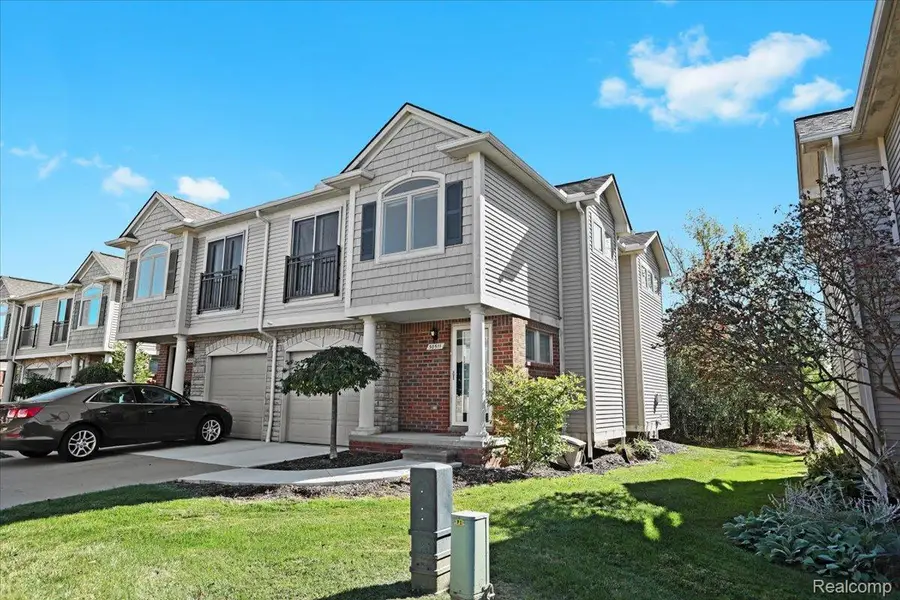 50511 Beechwood Court S, Plymouth, MI 48170 - Image #2