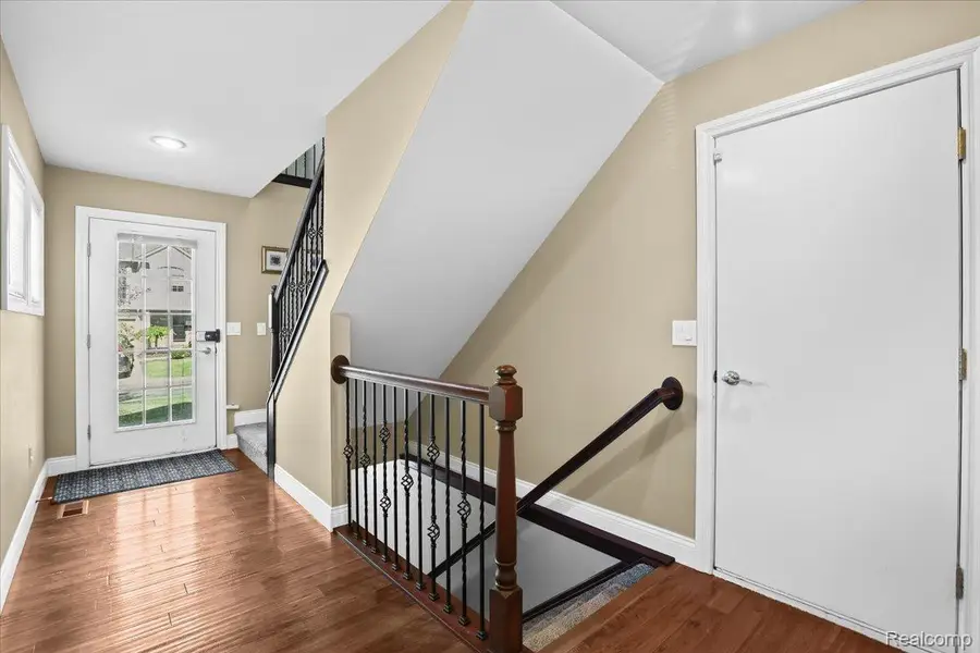 50511 Beechwood Court S, Plymouth, MI 48170 - Image #3