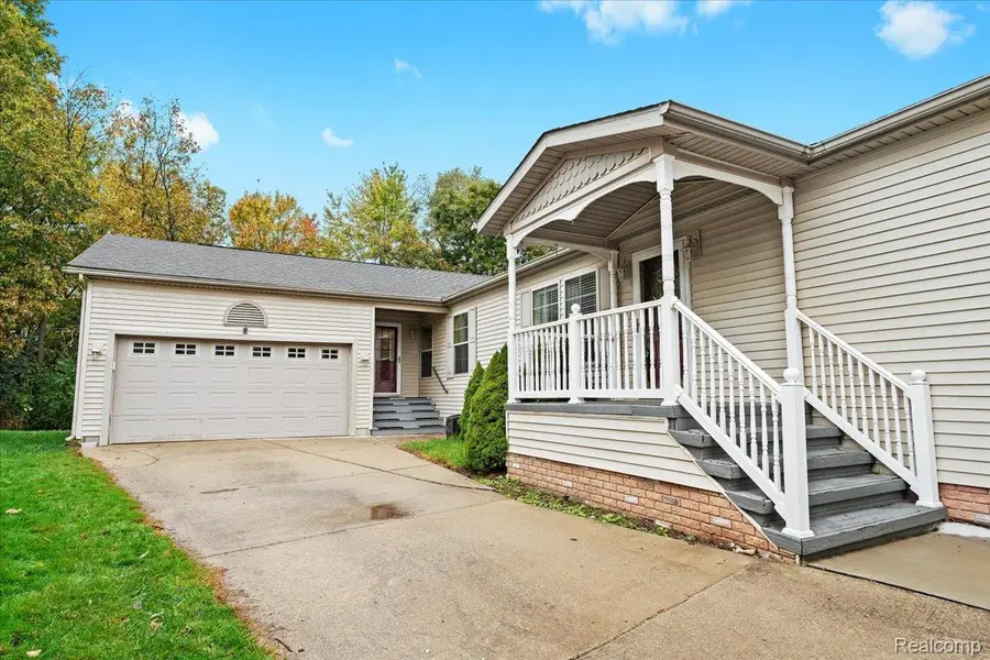 11078 Wood Run Circle, South Lyon, MI 48178 - Image #2