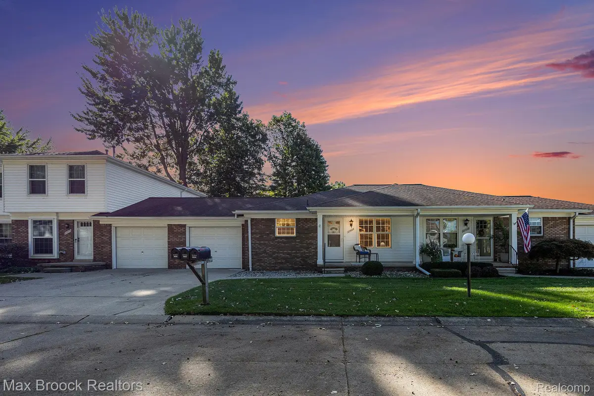 27968 Red Cedar Lane, Harrison Township, MI 48045 - Image #1