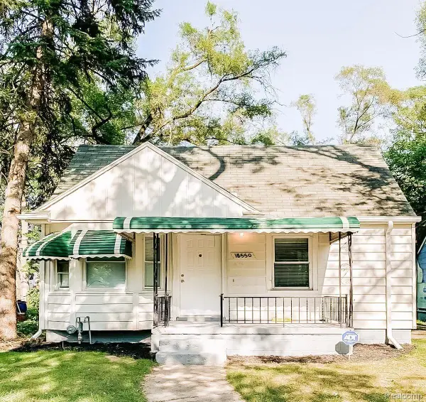 18550 Pierson Street, Detroit, MI 48219