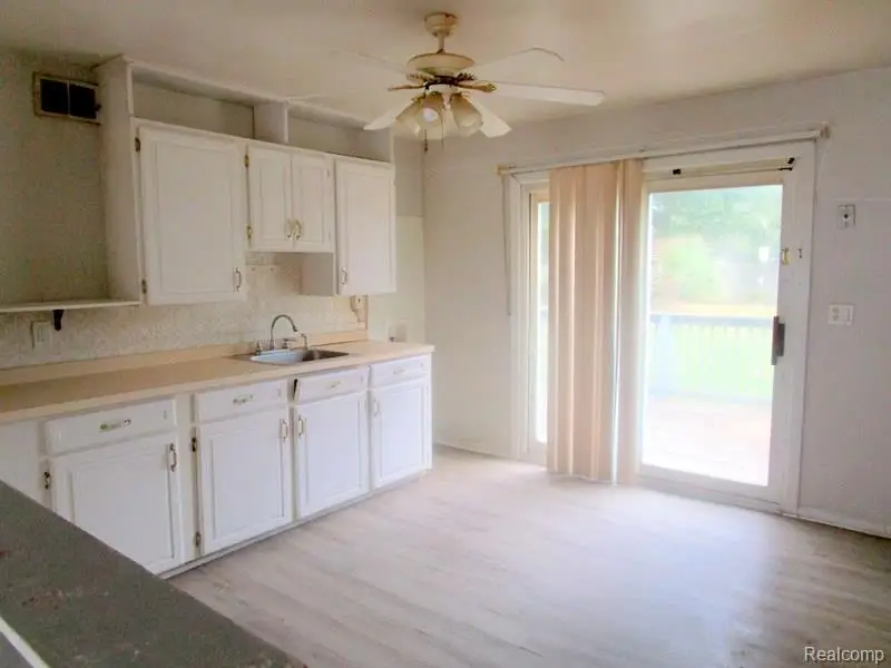 26140 Nagel Street, Roseville, MI 48066 - Image #2