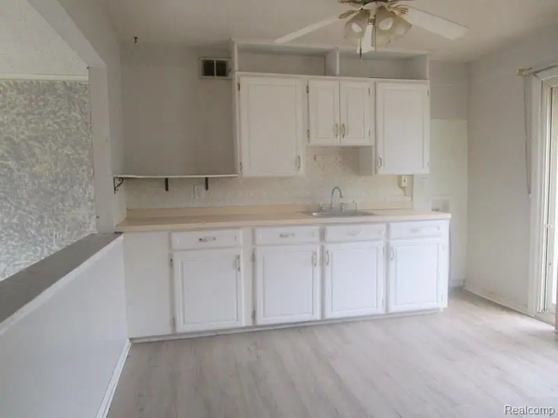 26140 Nagel Street, Roseville, MI 48066 - Image #3