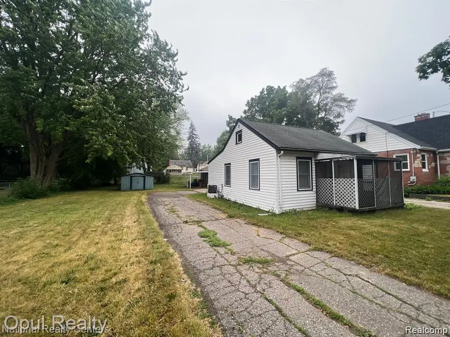522 E Cavanaugh Road, Lansing, MI 48910 - Image #2