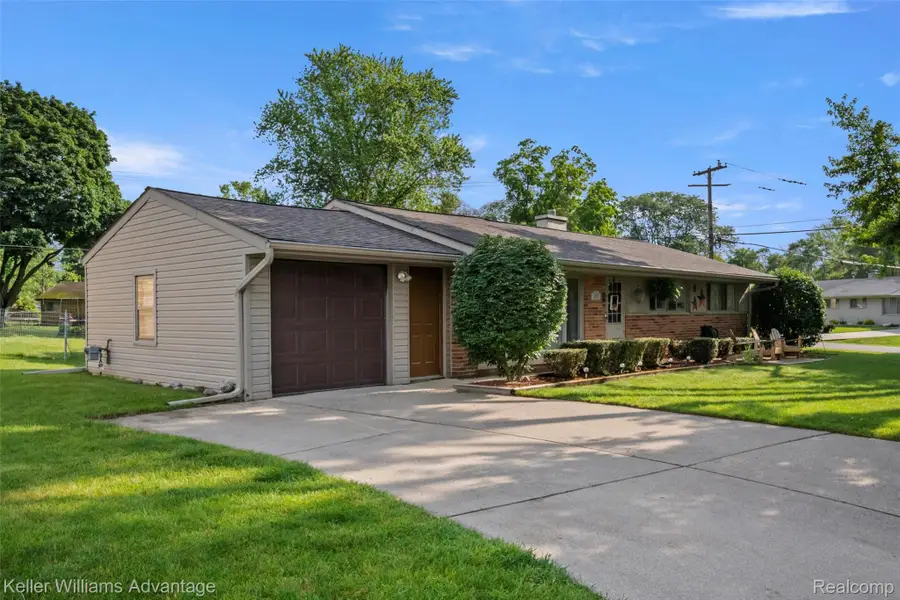 23827 E Le Bost Drive, Novi, MI 48375 - Image #3