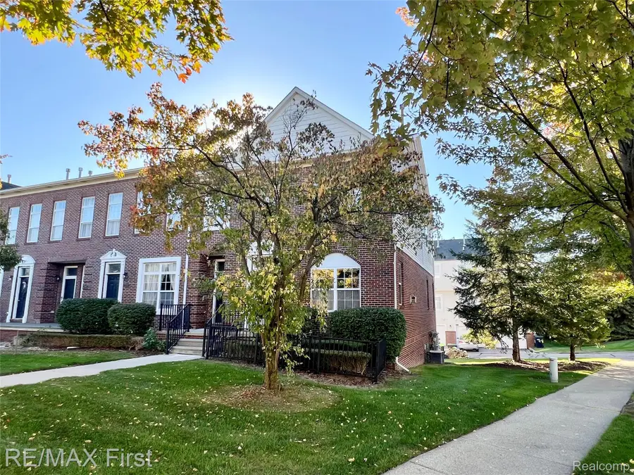 43203 Strand Drive, Sterling Heights, MI 48313 - Image #2