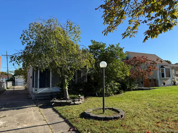 23113 Socia Street, StClairShores, MI 48082