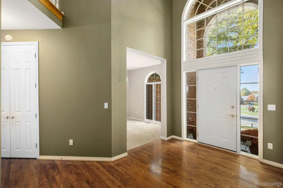 5641 Golf Pointe Drive, Clarkston, MI 48348 - Image #3