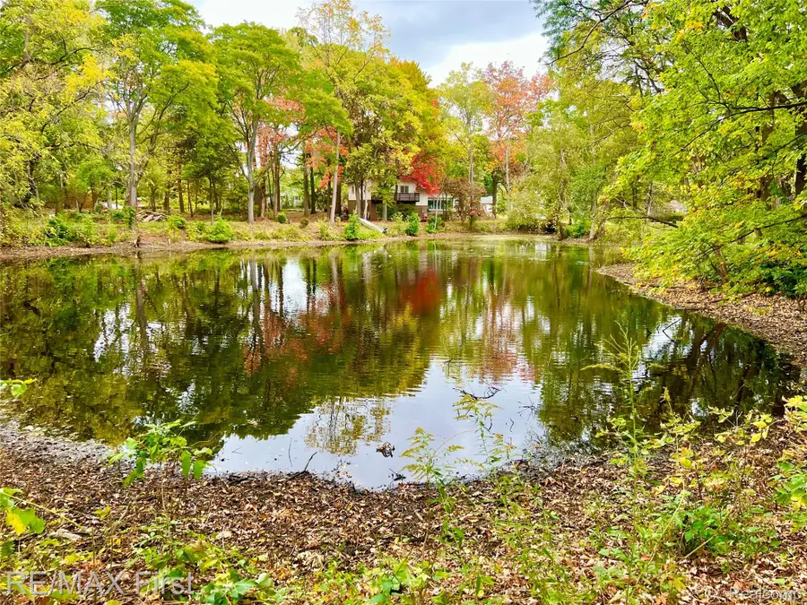 2375 Snellbrook Road, Auburn Hills, MI 48326 - Image #2