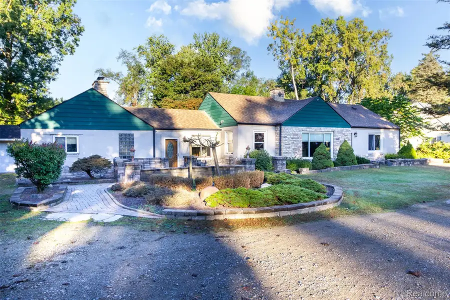 15681 Foch Street, Livonia, MI 48154 - Image #3