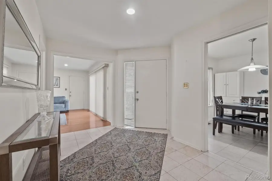 7114 Pebble Park Drive, West Bloomfield, MI 48322 - Image #3