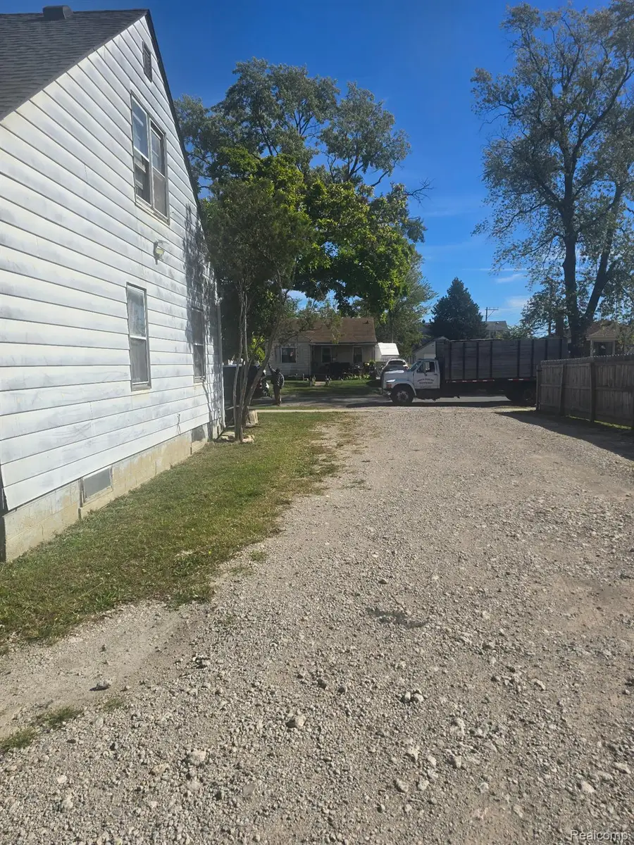 19151 Helen Street, Detroit, MI 48234 - Image #3