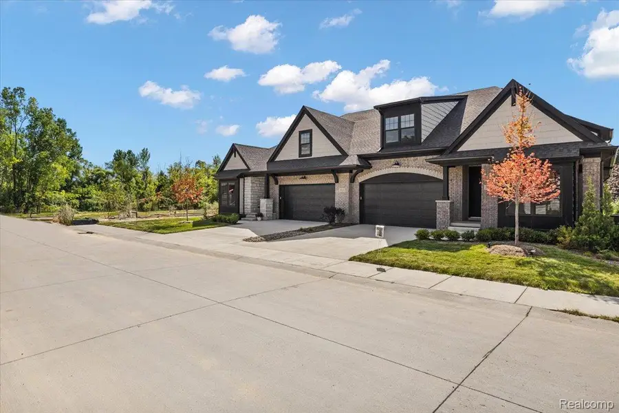 2028 Breckenridge Court #10, Rochester Hills, MI 48307 - Image #2