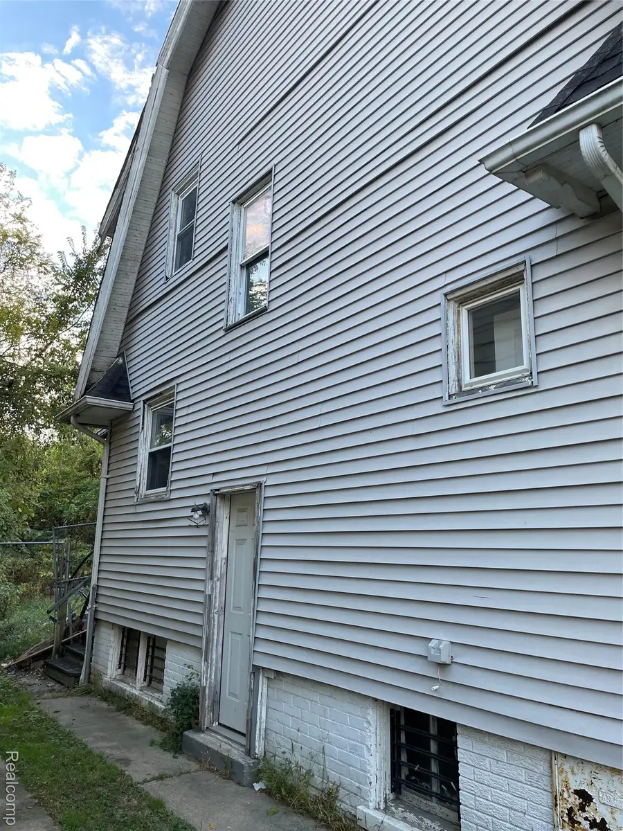 11409 Pinehurst Street, Detroit, MI 48204 - Image #2