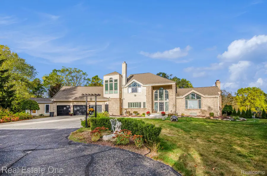 5772 N Rochester Road, Rochester, MI 48306 - Image #2