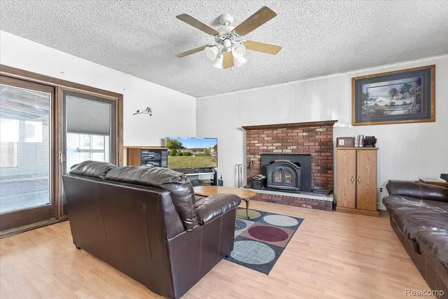 22244 Camille Drive, Woodhaven, MI 48183 - Image #3