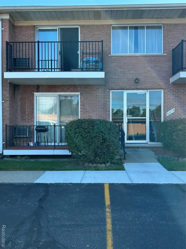 32175 Beaconsfield Street #40, Roseville, MI 48066