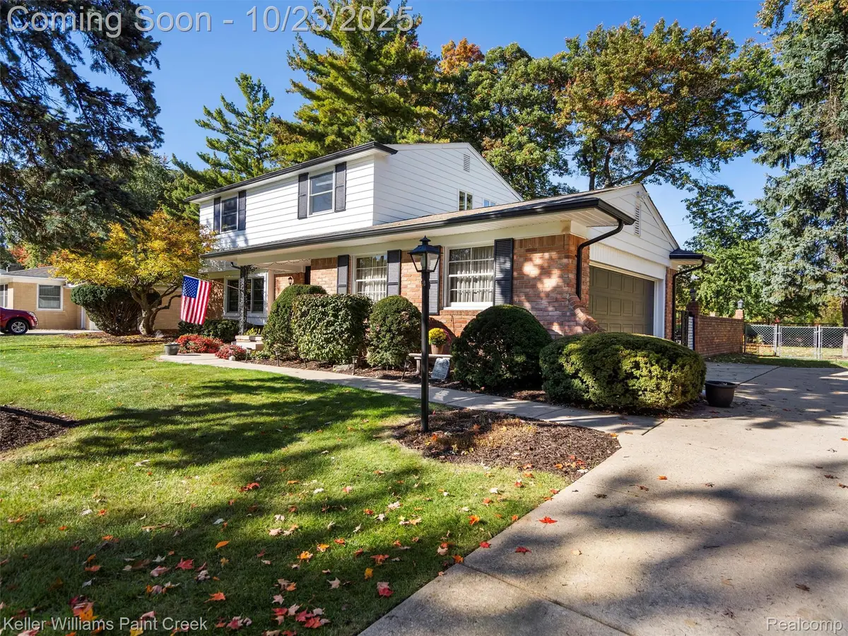 2152 Avoncrest Drive, Rochester Hills, MI 48309 - Image #1