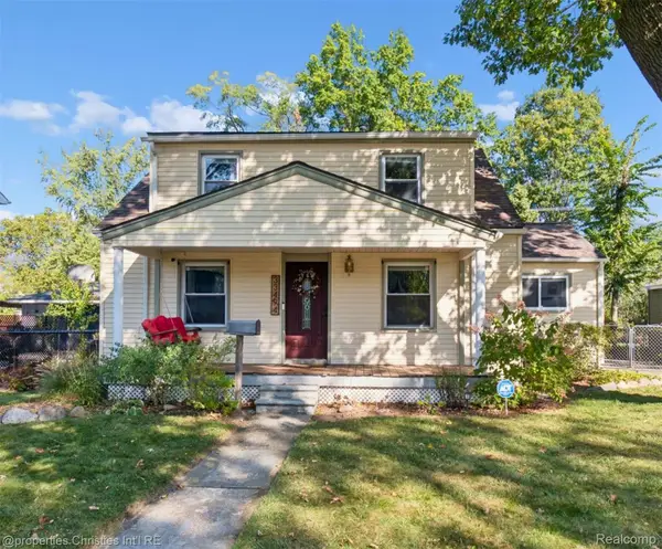 33494 Brown Street, GardenCity, MI 48135