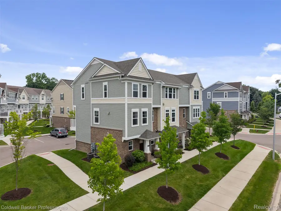 605 Jenny Way #12, Brighton, MI 48116 - Image #3