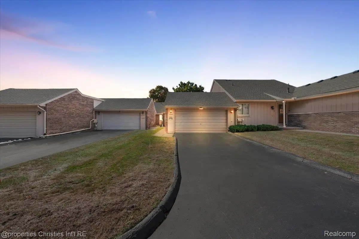 35509 Heritage Lane, Farmington, MI 48335 - Image #1